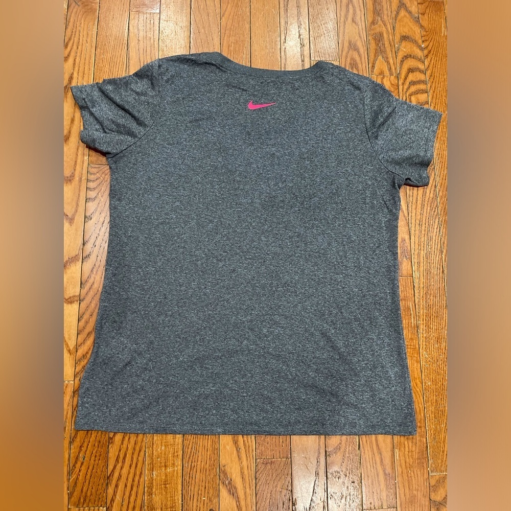 Nike Women's Charcoal Tee with Vibrant Pink Logo - Picture 7 of 7